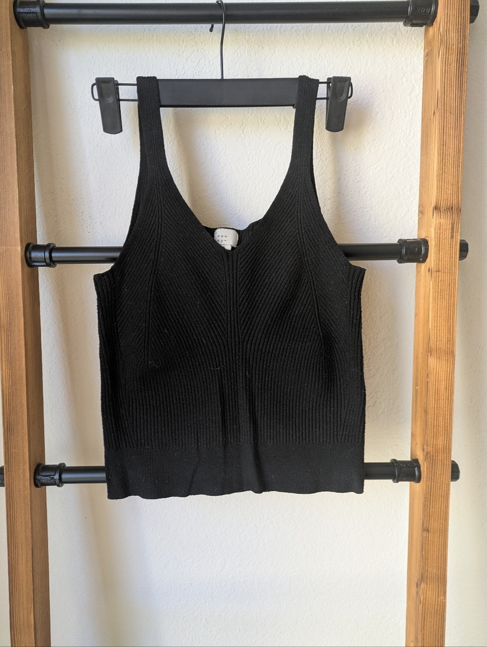 a new day Women's Black Ribbed V-Neck Tank